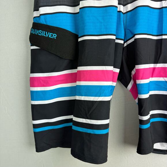 Quiksilver You Know This Men’s 29 Board Shorts Stretch Stripes - Picture 4 of 8
